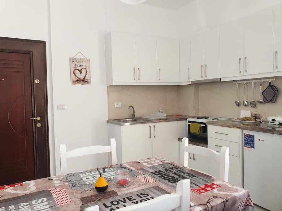 Ares 2 / Summer Close To The Apartament Saranda